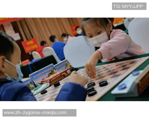 河南学生世界跳棋小高手聚郑较高低